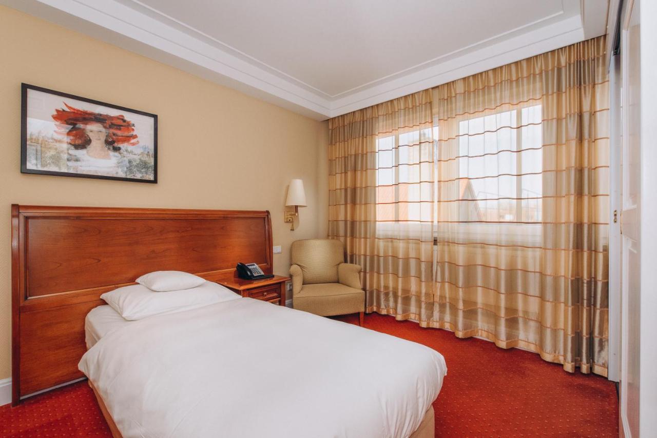 Hotel Moosburger Hof Pfaffenhofen an der Ilm Bagian luar foto